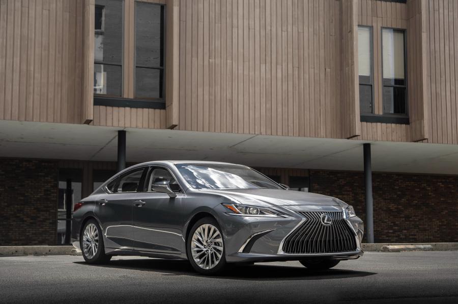  Lexus ES250 2018 года  (WW) (фото 16 из 21)